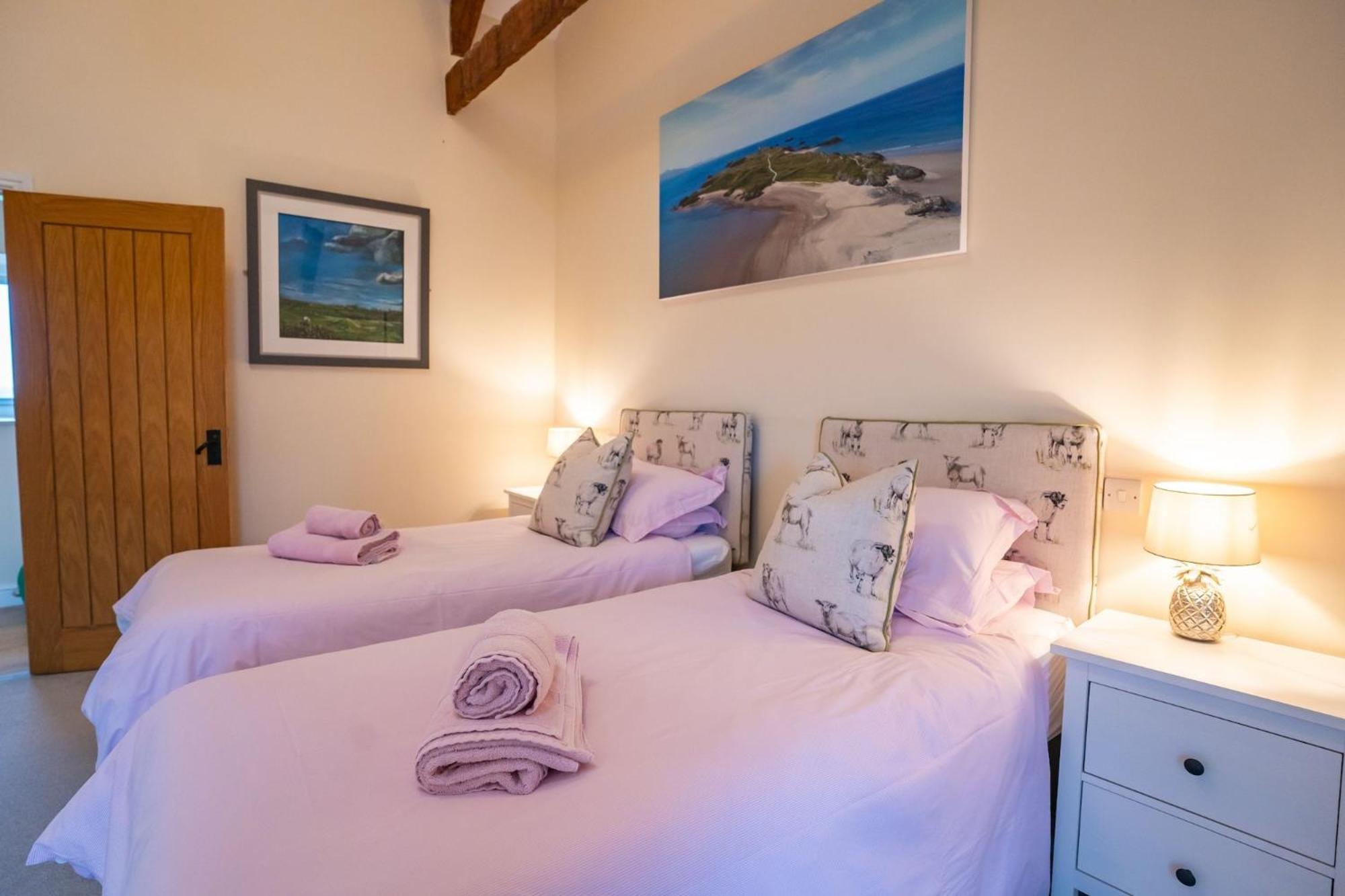 The Outbuildings Villa Newborough  Exterior photo